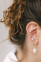 Load image into Gallery viewer, Triangle Flower Earstuds